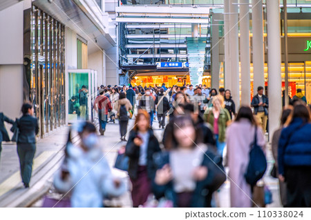 日本橫濱市街景 在橫濱,原本打算根除的害蟲數量在 12 月份有所增加,但隨後又減少了…無需預防 = 2020 年 1 月 6 日 日本橫濱市街景 在橫濱,原本打算根除的害蟲數量在 12 月份有所增加,但隨後又減少了…無需預防 = 2020 年 1 月 6 日 110338024
