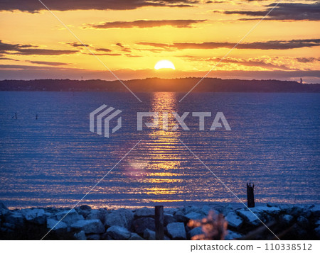 冬季霞浦湖的日落（茨城縣） 110338512