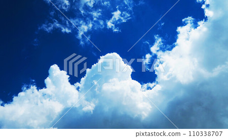 Beautiful scenery of blue sky and white clouds 110338707