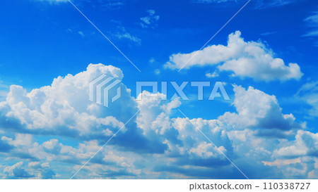 Beautiful scenery of blue sky and white clouds 110338727