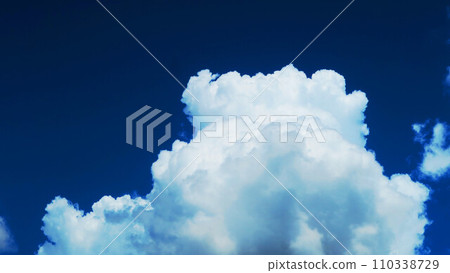 Beautiful scenery of blue sky and white clouds 110338729