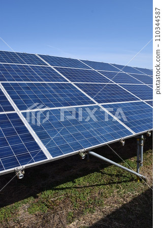 太陽能電池板自然能源 太陽能電池板自然能源 110344587
