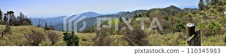 春天的丹澤，丹澤幹流，龍河馬場休息區全景照片 110345983