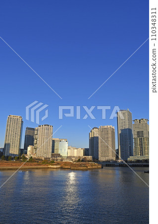 橫濱港邊的日出 橫濱港邊的日出 110348311
