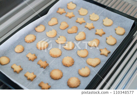烤餅乾 110348577
