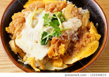 Katsudon Japanese food 110348633