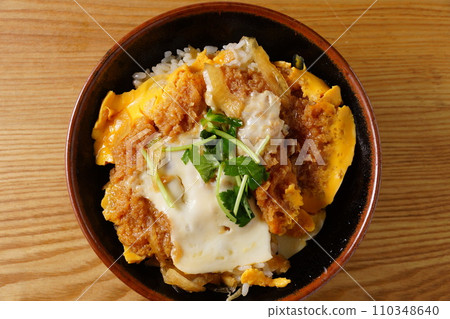 日本料理 豬排丼 110348640