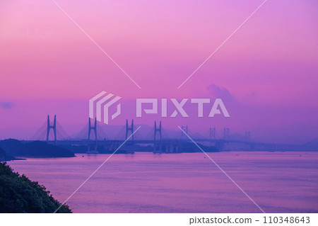 瀨戶大橋在黎明時分 瀨戶大橋在黎明時分 110348643