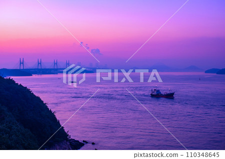 Seto Ohashi bridge at dawn 110348645