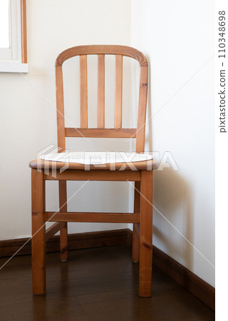 仿古椅子的場景[室內圖片] 110348698