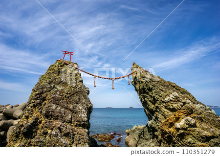 Meotoiwa, Nomozaki, Nagasaki City, Nagasaki Prefecture Meotoiwa, Nomozaki, Nagasaki City, Nagasaki Prefecture 110351279