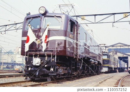 EF58 type electric locomotive stopping at the depot 110357252