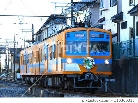 流山線流山方向的流鐵5000號列車 110360335