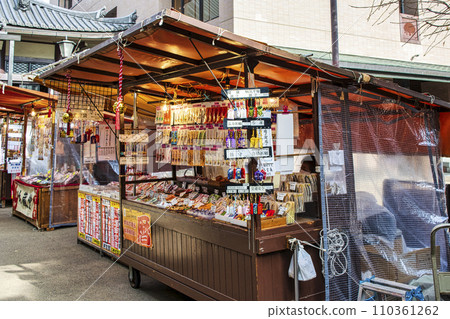 Toshima Ward, Tokyo, Sugamo Jizo Street shopping street along the old Nakasendo Road, Togenuki Jizo Koganji Temple Toshima Ward, Tokyo, Sugamo Jizo Street shopping street along the old Nakasendo Road, Togenuki Jizo Koganji Temple 110361262