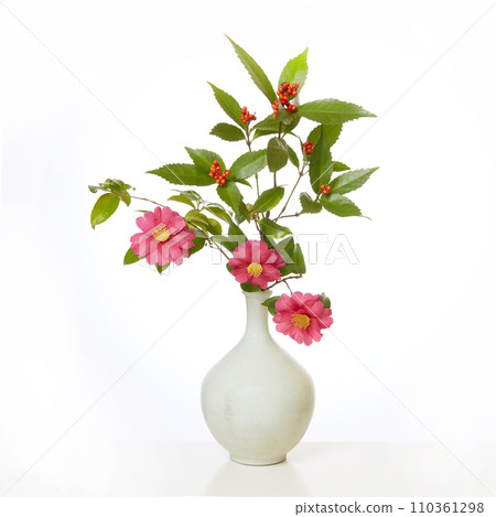 flower arrangement 110361298