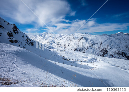 Ski slopes and mountains of Les Menuires in the french alps 110363233
