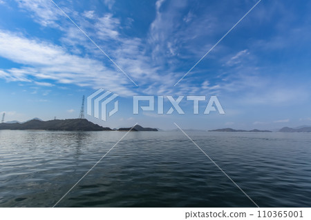 從忠海港出發的渡輪上看到的景色 從忠海港出發的渡輪上看到的景色 110365001