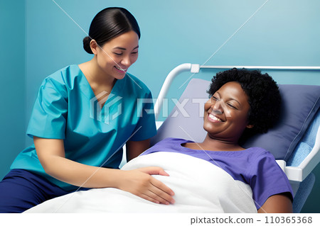 female nurse talking to the happy patient 110365368