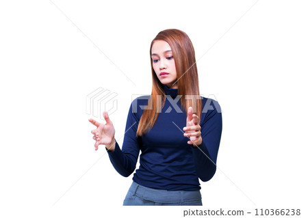 一個女人舉起雙手,一張透明背景照片PNG,手工精確剪裁 一個女人舉起雙手,一張透明背景照片PNG,手工精確剪裁 110366238