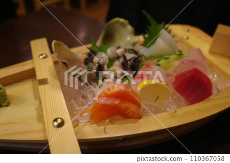 Delicious sashimi platter/Okinawa 110367058