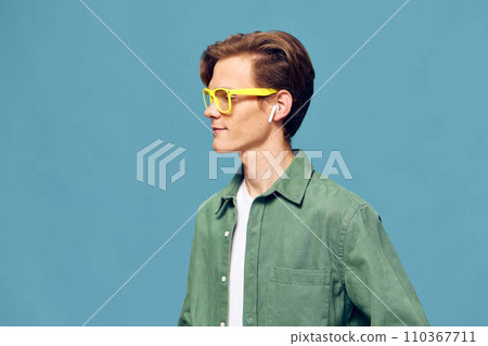 Stylish Men's Sunglasses: A Collection of Handsome and Fashionable Models in Modern Lifestyle Settings Stylish Men's Sunglasses: A Collection of Handsome and Fashionable Models in Modern Lifestyle Settings 110367711