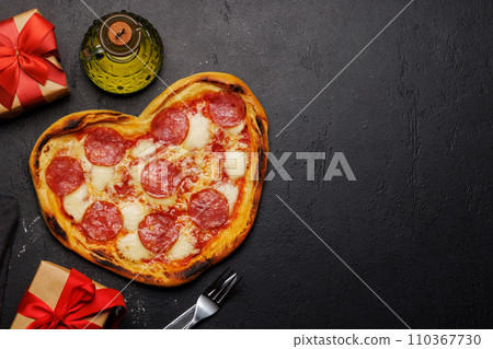 Heart-shaped pizza 110367730