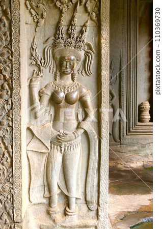 Angkor Wat dancer relief 110369730