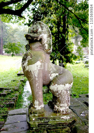 Angkor Wat Sinha (lion) stone statue Angkor Wat Sinha (lion) stone statue 110369984