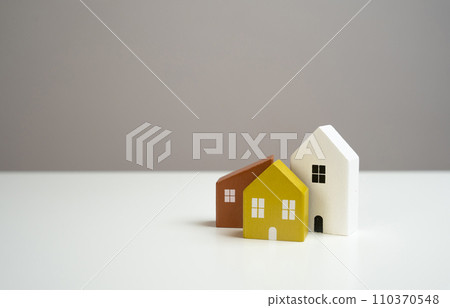 House figures. Villages and towns. Realtor services. Buying and selling. Housing options. Finding and buying a home. Buildings and infrastructure. House figures. Villages and towns. Realtor services. Buying and selling. Housing options. Finding and buying a home. Buildings and infrastructure. 110370548