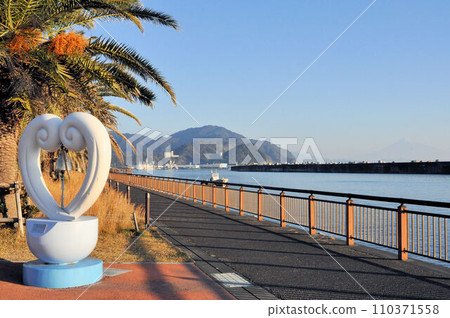 Yaizu Fishing Port Water Plaza Fishuna no Yaizu Wave & Katsuo Bell 110371558