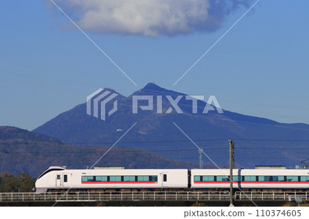 以筑波山晴空為背景行駛的E657系列列車_2023年12月2日拍攝 以筑波山晴空為背景行駛的E657系列列車_2023年12月2日拍攝 110374605