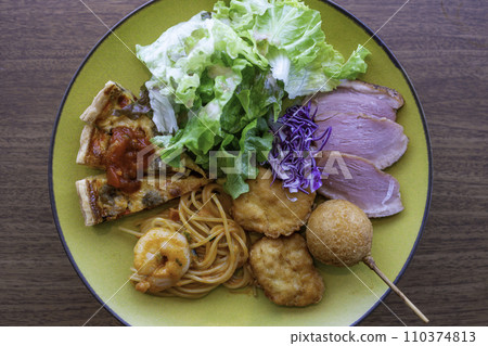 Western food plate for lunch 110374813