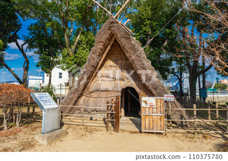 兵庫縣尼崎市，田野遺址，方坑民居 110375780