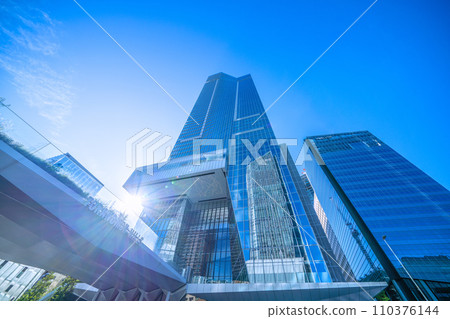 Tokyo cityscape in Japan View of the Toranomon Hills Station Tower and buildings that opened today = October 6, 2020 110376144
