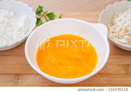 打散的蛋可以用來做薯條 110376518