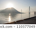 清晨陽光照亮的塔塔拉橋 110377049