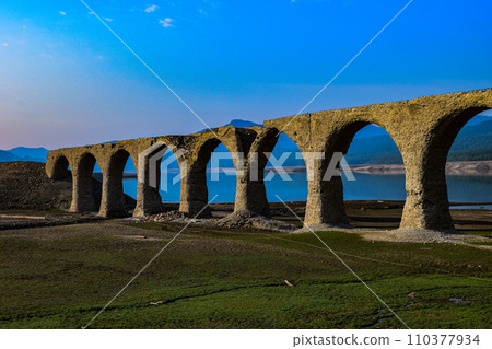 Taushubetsu River Bridge (former JNR Shihoro Line railway track), arch bridge, Shihoro-cho, Kato-gun, Hokkaido, clear weather, September 2016 Taushubetsu River Bridge (former JNR Shihoro Line railway track), arch bridge, Shihoro-cho, Kato-gun, Hokkaido, clear weather, September 2016 110377934