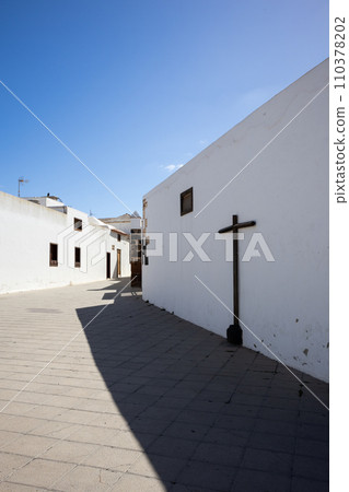 Cross on the street, Teguise, Lanzarote 110378202