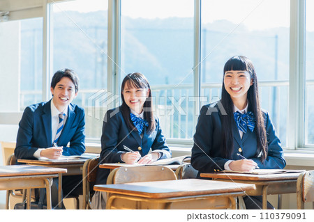 High school students wearing uniforms studying in the classroom 110379091
