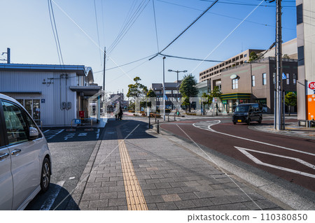Street view in front of Enshu Railway Hamakita Station in Hamamatsu City (Shizuoka Prefecture) Street view in front of Enshu Railway Hamakita Station in Hamamatsu City (Shizuoka Prefecture) 110380850