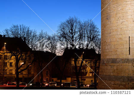 法國昂熱。昂熱城堡夜景。拍攝於 2023 年 12 月 28 日。 110387121