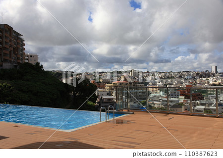 Infinity pool scenery_Novotel Okinawa Naha Infinity pool scenery_Novotel Okinawa Naha 110387623