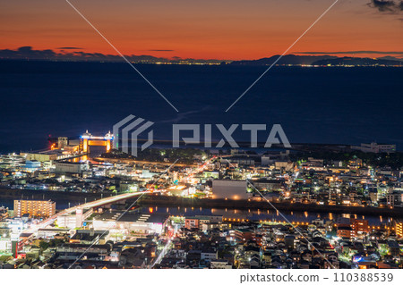 (Shizuoka Prefecture) Numazu city lights, port, and view evening view 110388539