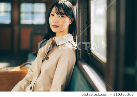 坐火車旅行的女人 坐火車旅行的女人 110393362