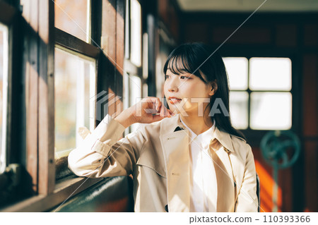 坐火車旅行的女人 坐火車旅行的女人 110393366