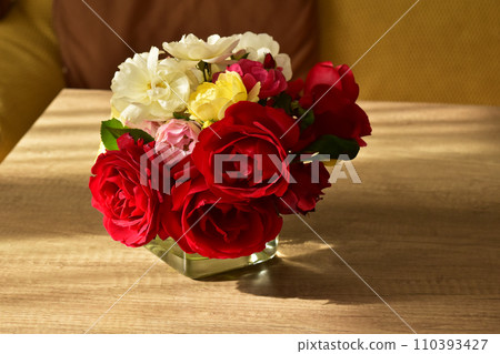 cut flower roses 110393427