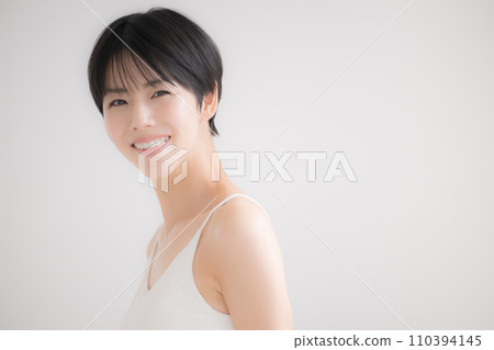 Beauty image of young women 110394145