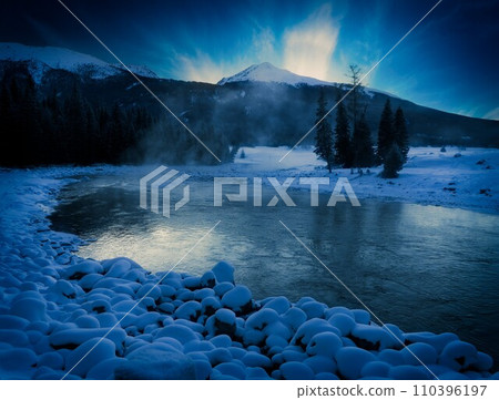 冬季雪景 110396197