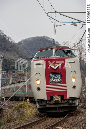 Limited express train 110396318