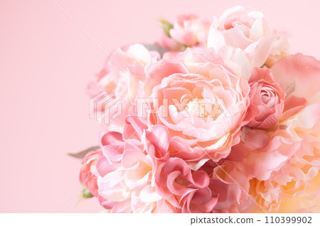 背景材質：珊瑚粉紅花朵（人造花） 110399902